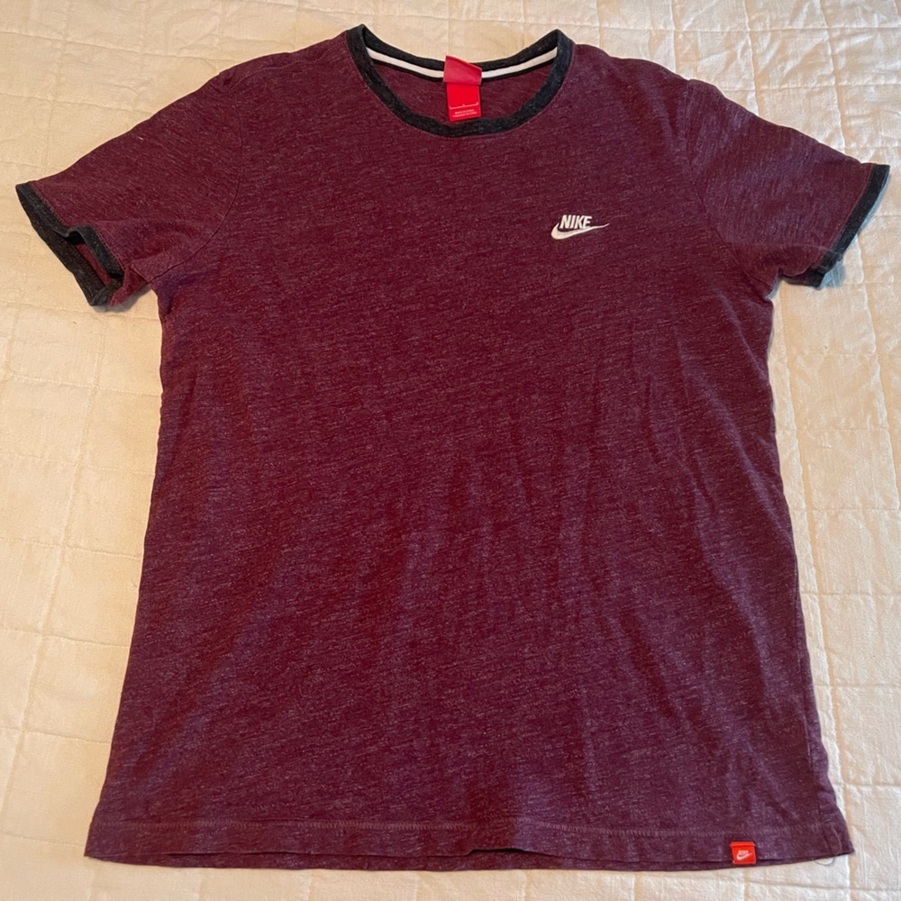 Men’s Nike T-Shirt Size L